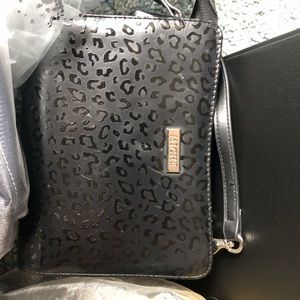 Miche petite with 11 shells and 2 handles